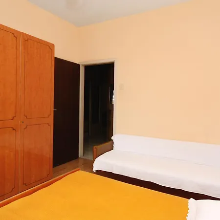 6082b Apartment