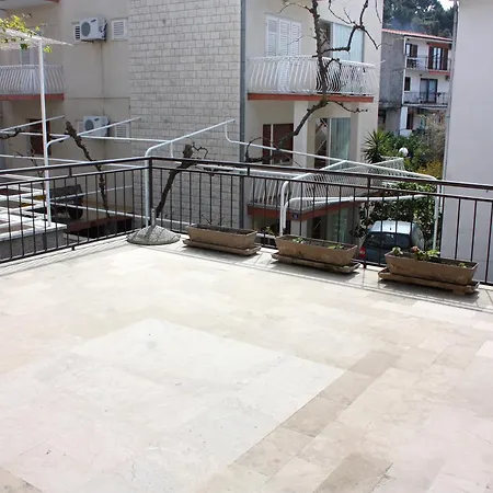Apartment 6082b