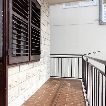 Apartment 6082b